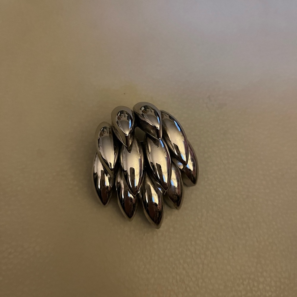 Christan Dior pin